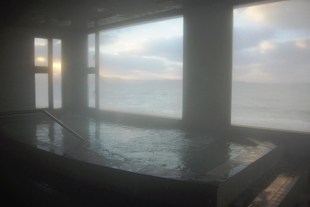 Hatsushio Ryokan Itoshima Exteriör bild